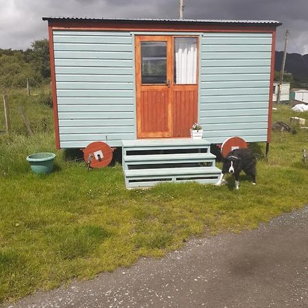 Croft Of Clune Shepherds Hut Newtonmore Exterior foto
