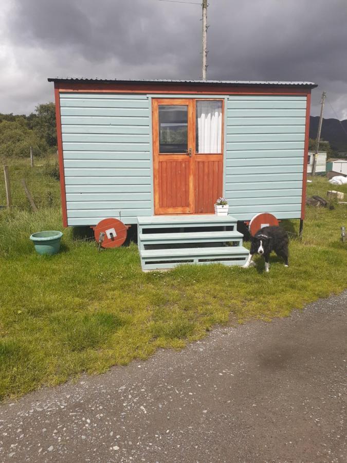 Croft Of Clune Shepherds Hut Newtonmore Exterior foto